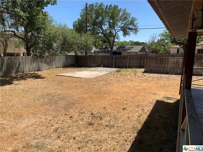 Building Photo - 422 Granada Dr