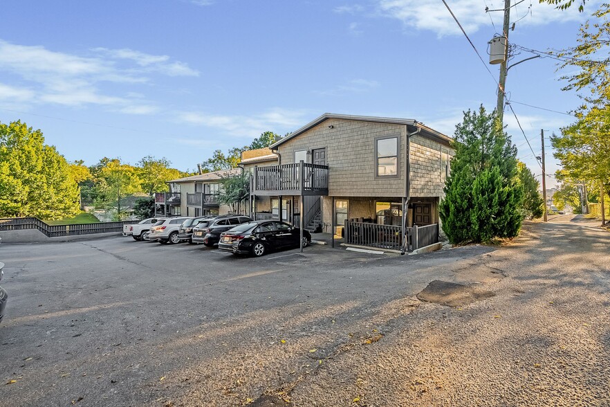 Primary Photo - 5th Avenue Apartments