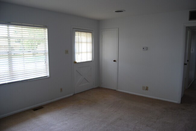 Building Photo - 7712 Colony-