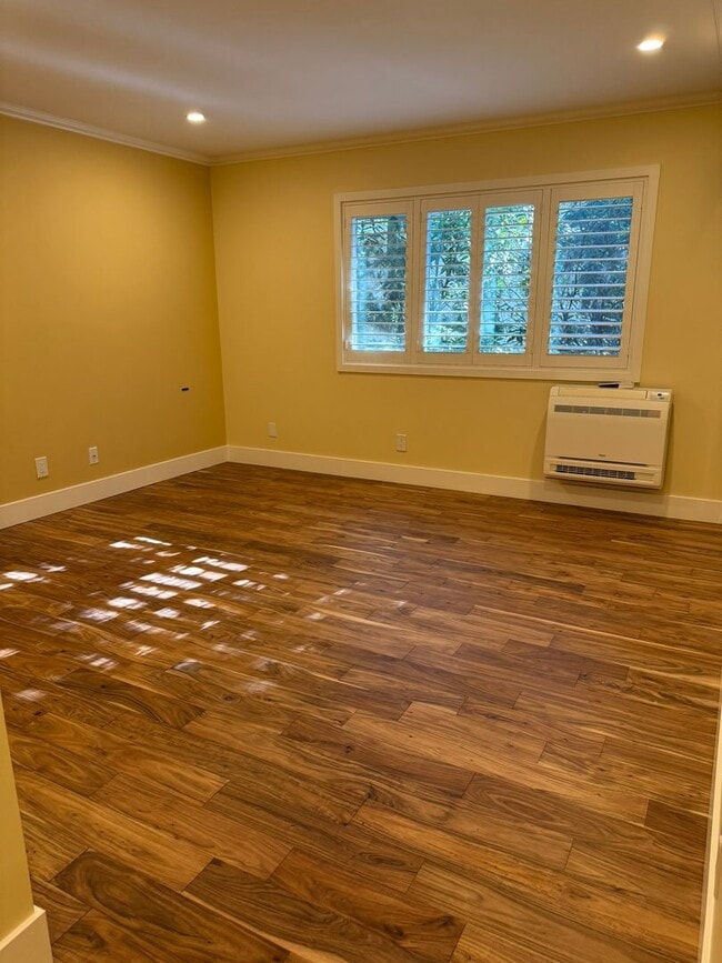 Building Photo - 2Bd/2Ba Bellevue Condo