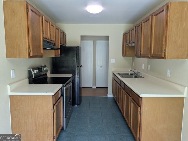Building Photo - 502 Greenbay Ave