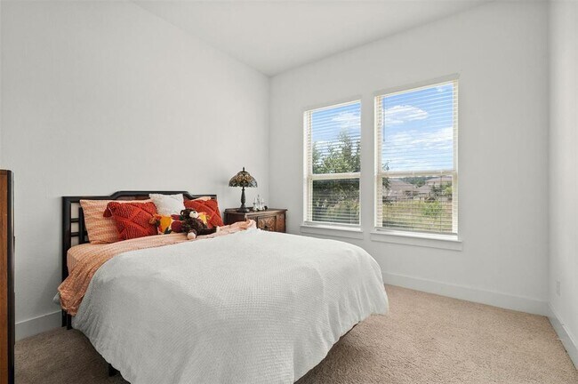 Building Photo - 208 Slate Rock Ter