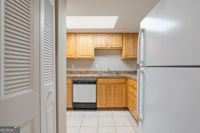 Building Photo - 580 Northridge Crossing Dr