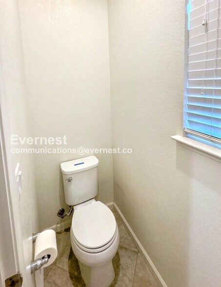 Building Photo - 60 Regency Pl