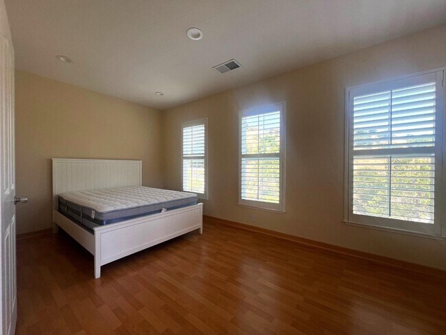 Building Photo - 6041 Assisi Ct