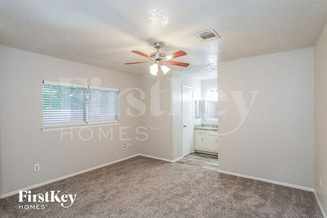 Building Photo - 3813 Clover Ln