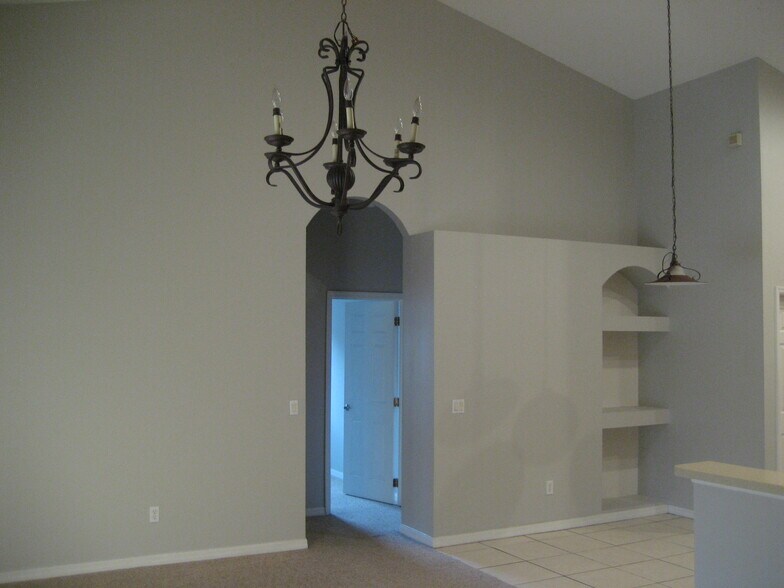 Eat In - 3924 Hollow Crossing Dr