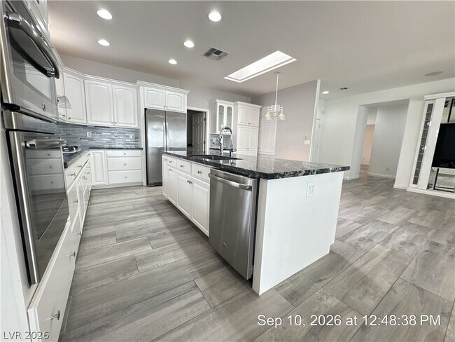Building Photo - 1699 Rockcrest Hills Ave