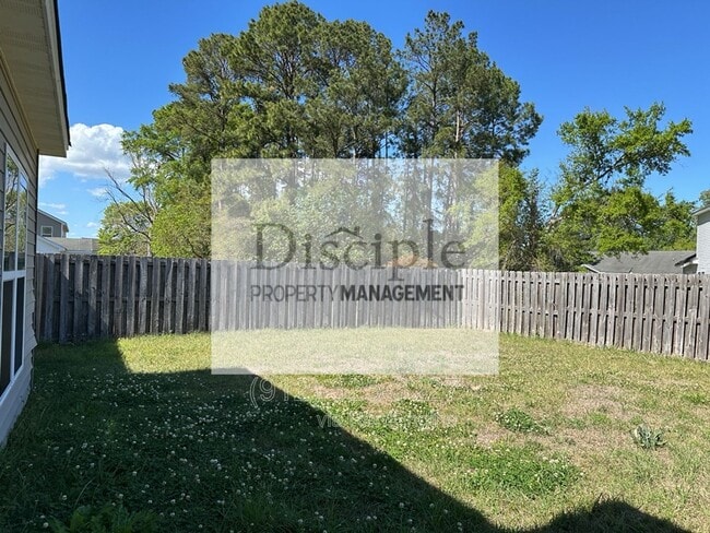 Building Photo - 20 Wesleyan Dr