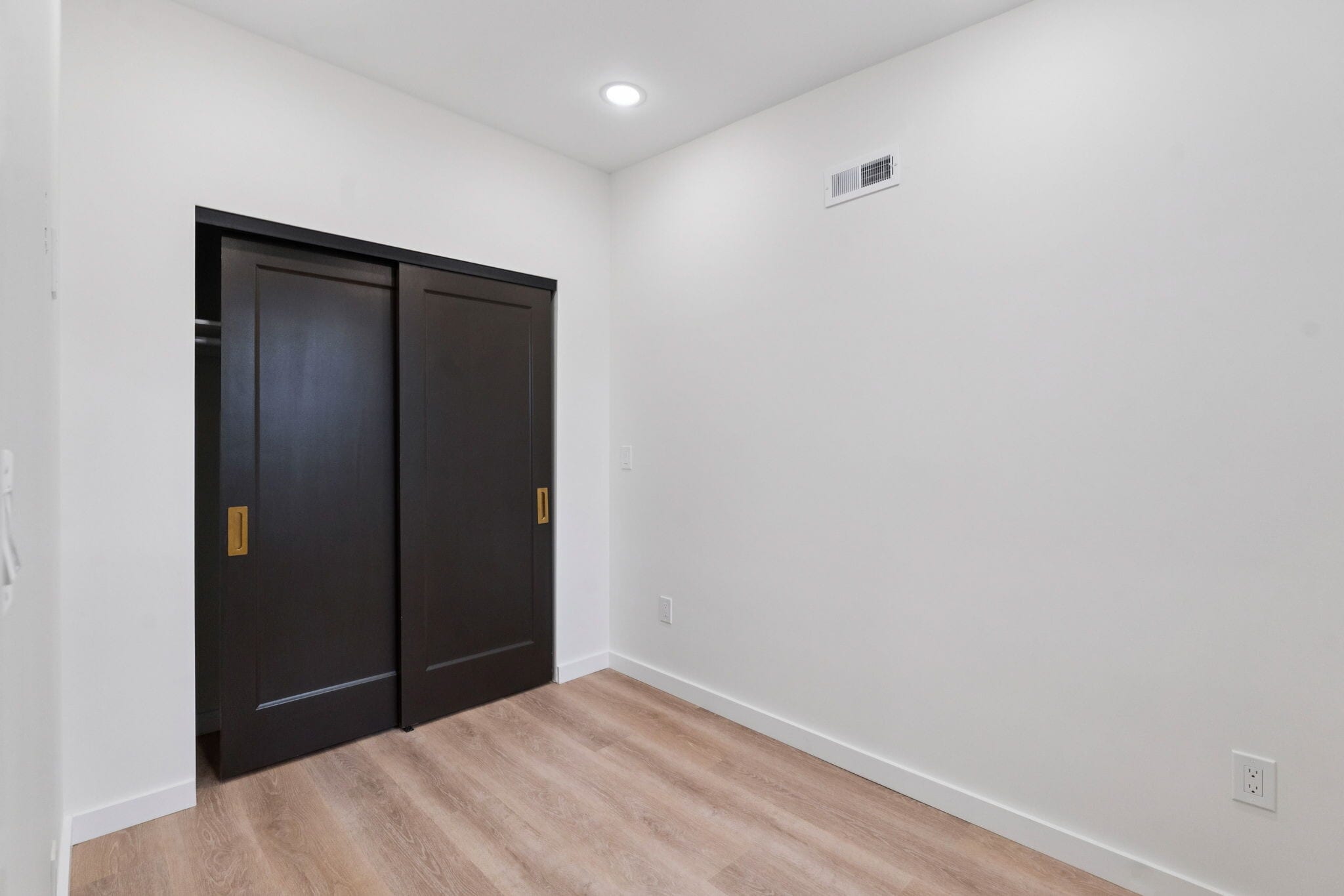 Second bedroom - 1544 S Bambrey St