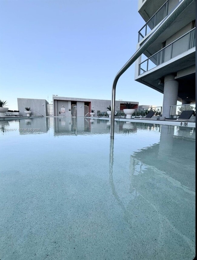 Building Photo - 2000 Metropica Wy