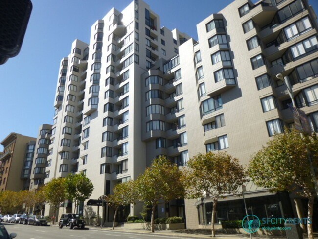 Building Photo - 900 Bush St