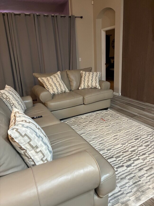 Building Photo - 3089 Williamsburg Ct