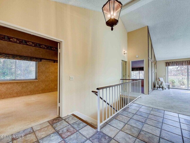 Building Photo - 204 Estrellita Ln