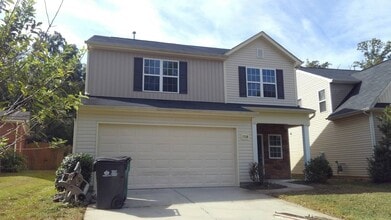 Building Photo - Spacious 4 Bedroom, 2.5 Bathroom Home!