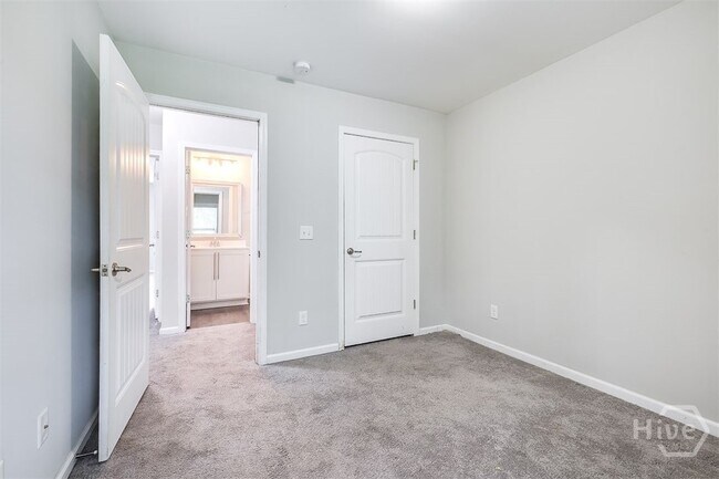 Building Photo - 345 Sonoma Dr