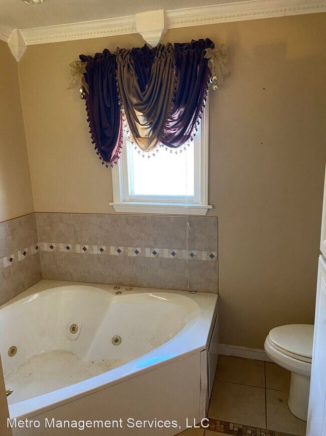 Building Photo - 3 br, 2.5 bath House - 809 Cecil
