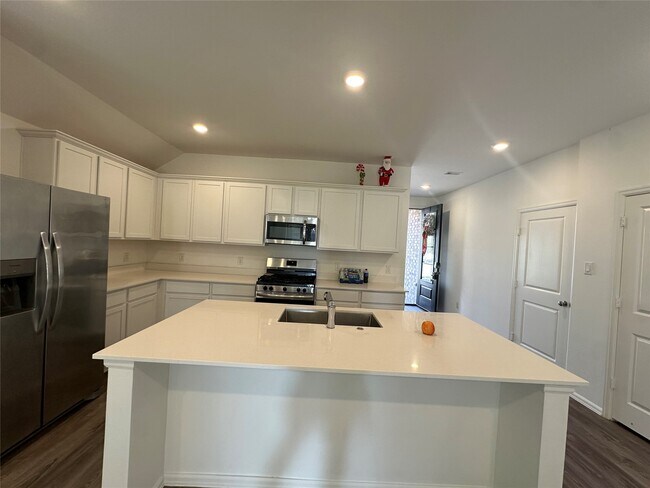 Building Photo - 5111 Winslow Grv Dr