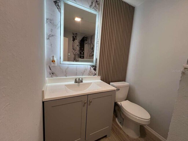 Building Photo - 1731 Ave C NE