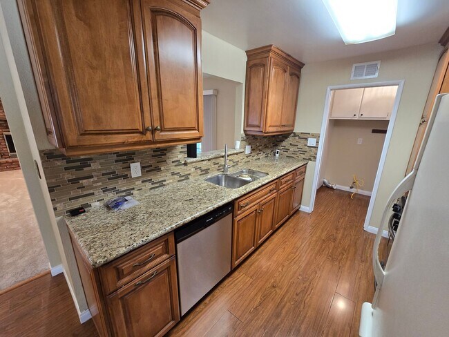 Building Photo - Beautiful 3 Bedroom Home in Glendora