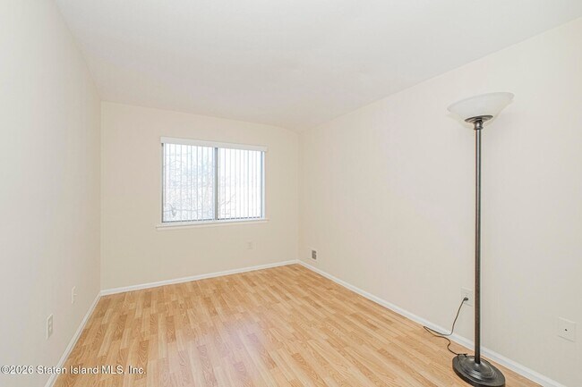 Building Photo - 857 Bloomingdale Rd