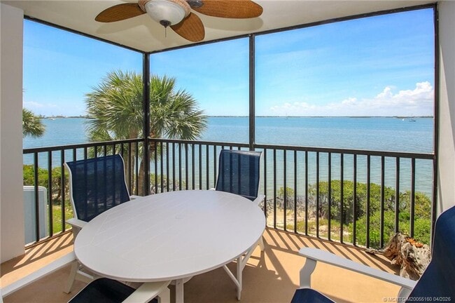 Building Photo - 20 NE Plantation Rd