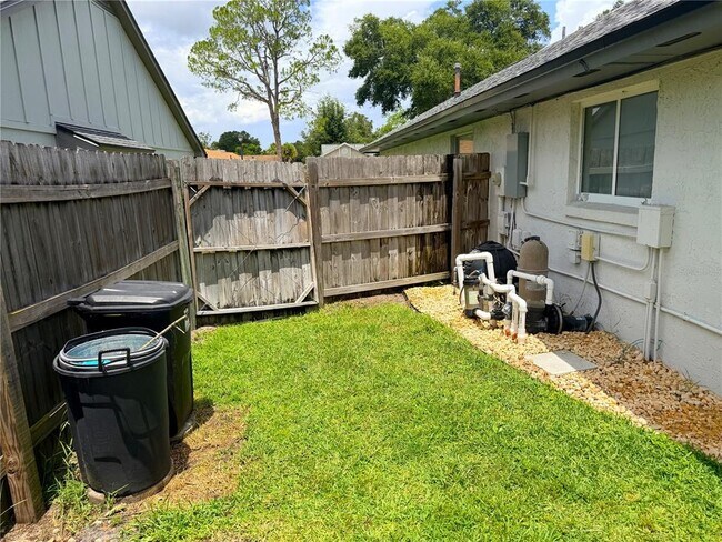 Building Photo - 309 Buttonwood Dr
