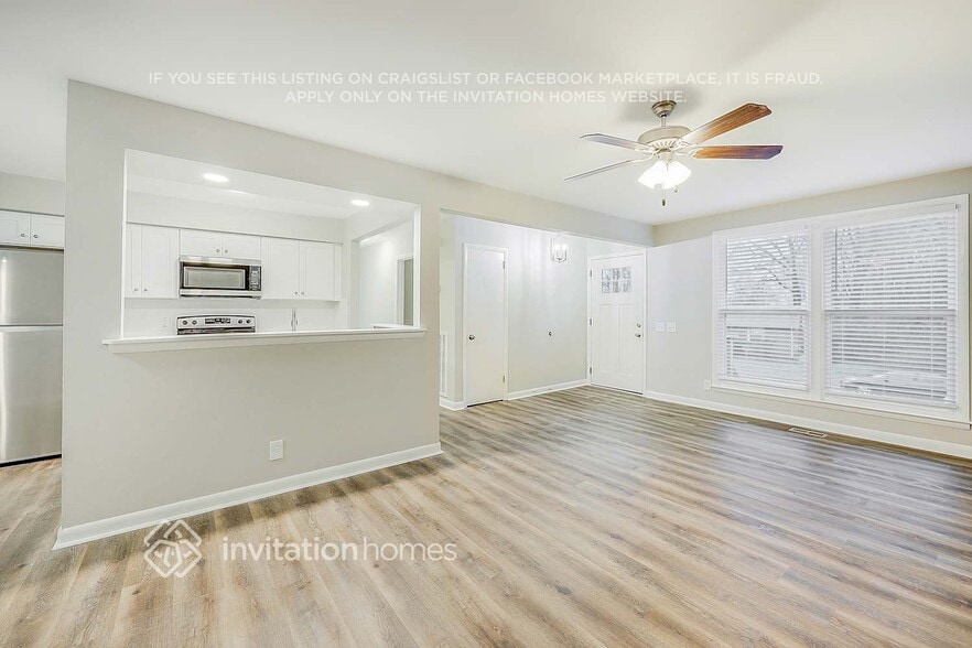 Building Photo - 691 Frankfort Dr