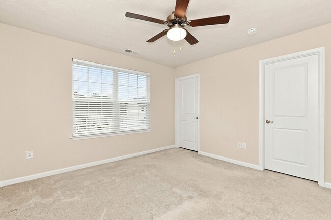 Building Photo - 157 Cresting Rd