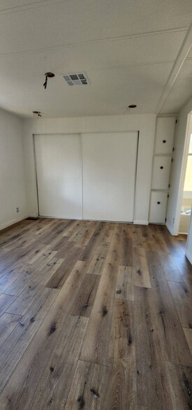 Building Photo - 216 Kearns Dr