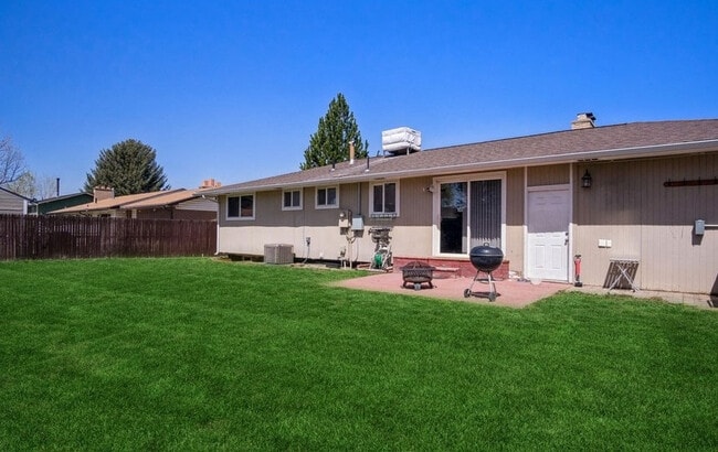 Building Photo - 1736 E Tramway Dr