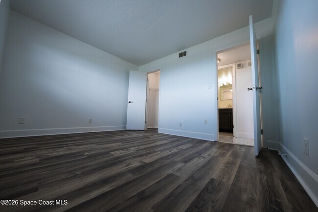 Building Photo - 500 Palm Springs Blvd