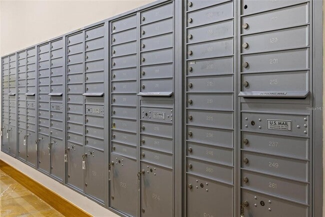 Building Photo - 175 1st St S