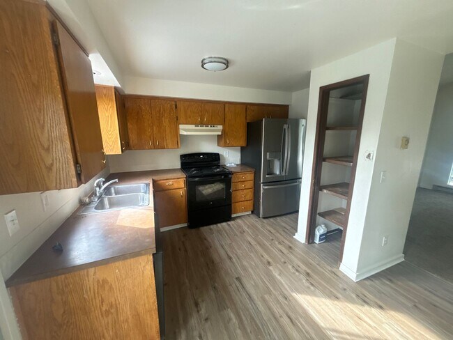 Building Photo - Charming 2 Bed, 2 Bath Home! *SPECIAL: $50...