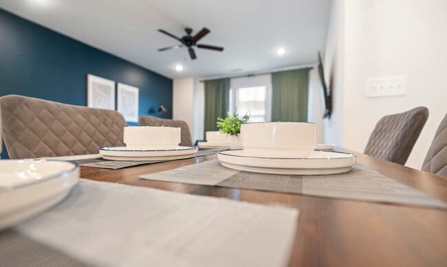 Building Photo - 1010 Falling Rock Pl