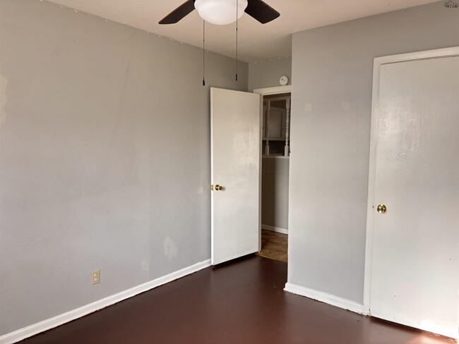 Building Photo - 1407 Harris Ln