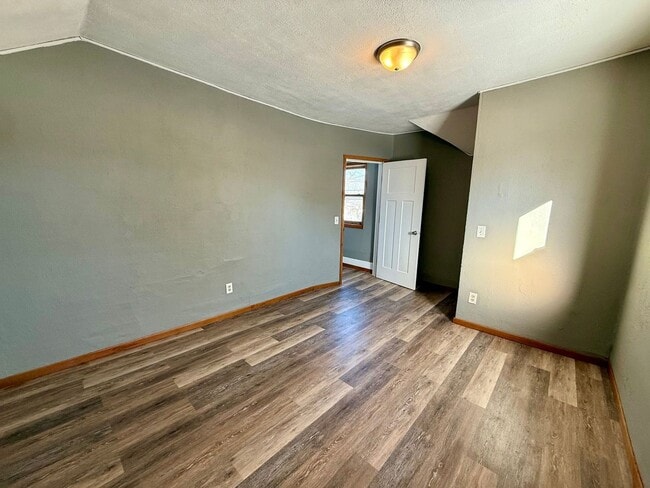 Building Photo - 4 Bed 2 Bath Single Family Home in Antigo