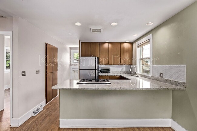 Building Photo - 4654 N Bryant St