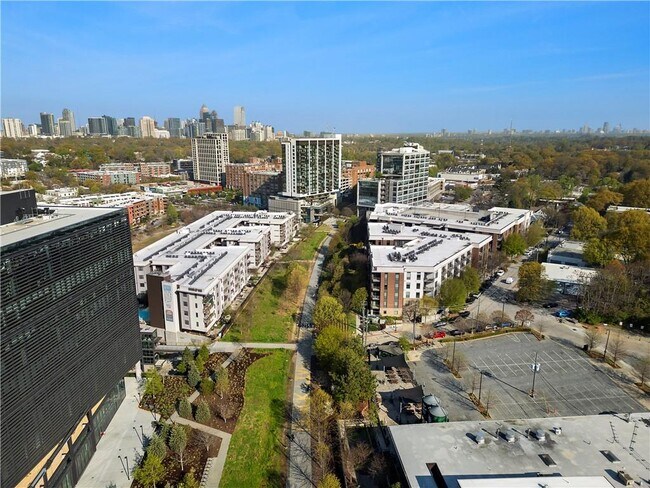 Building Photo - 620 Glen Iris Dr NE