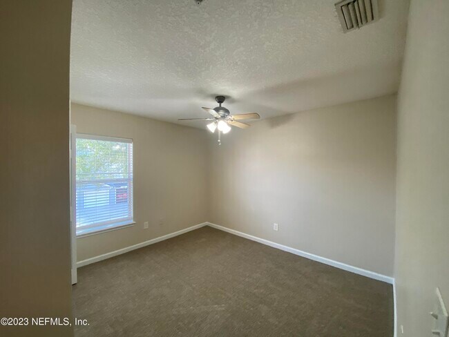 Building Photo - 8204 White Falls Blvd