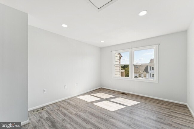 Building Photo - 7527 Belle Grae Dr