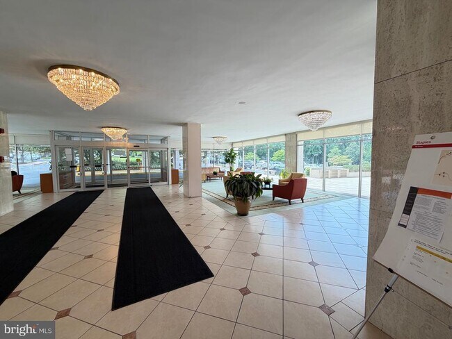 Building Photo - 10201 Grosvenor Pl