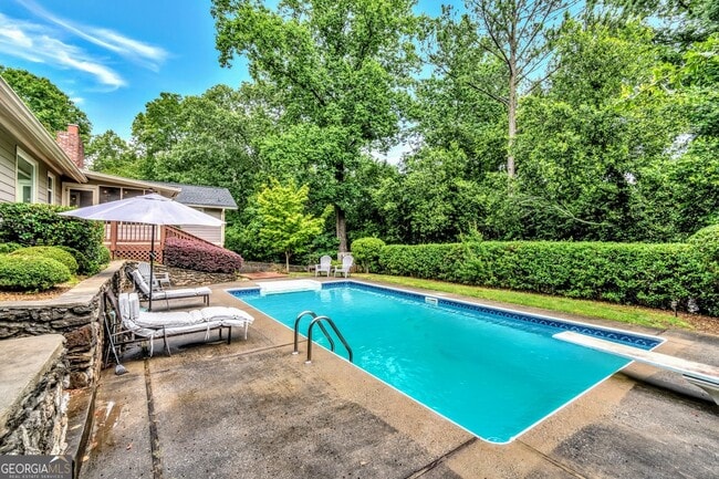 Building Photo - 1897 Mt Vernon Rd