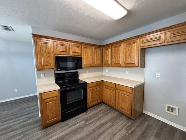 Building Photo - 112 Pepperbush Ln