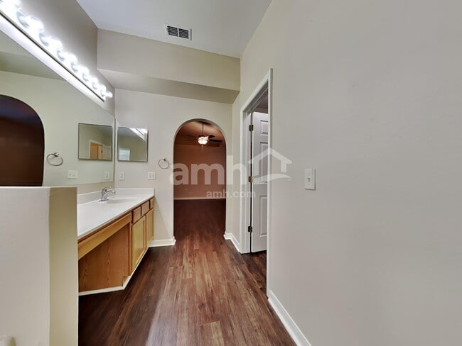 Building Photo - 4045 Half Moon Cir