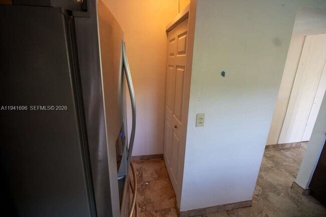 Building Photo - 9041 SW 88th St