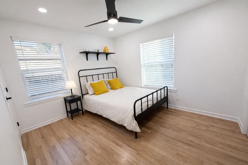 Building Photo - 1009 Noble Ave