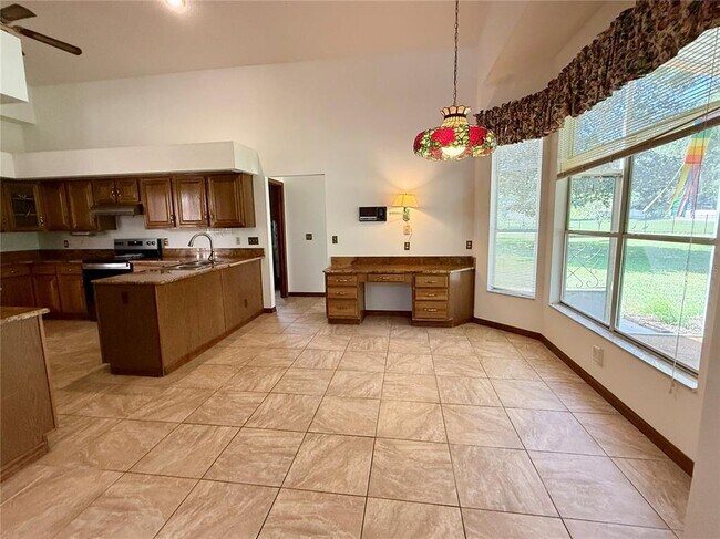 Building Photo - 124 Estates Cir