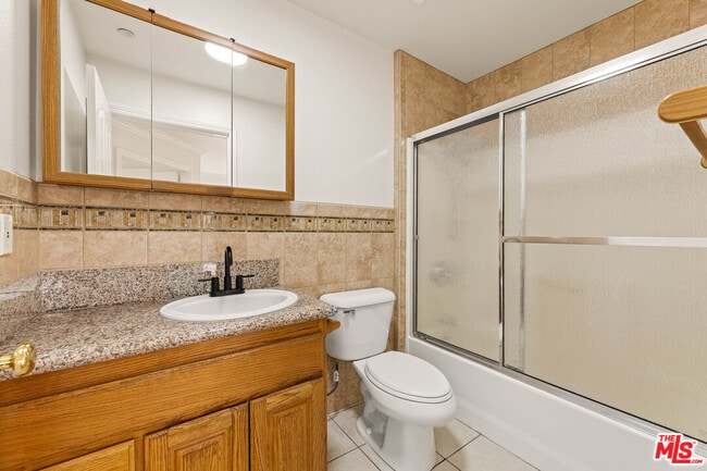 Building Photo - 11738 Valley View Ave