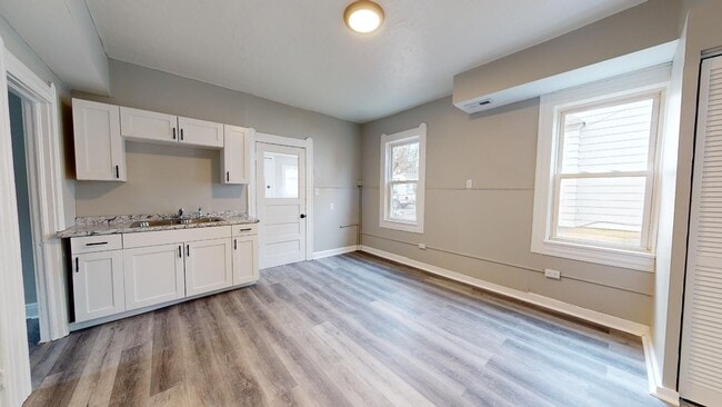 Building Photo - Old Brooklyn Area - 3 Bedroom Single Famil...